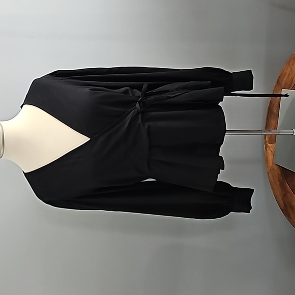 NWT Vera  Moda Black Wrap Top | Size M - Picture 1 of 6
